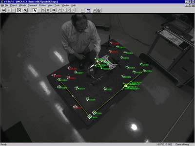 Die Bilder werden von der V-STARS-Software automatisch verarbeitet und die 3D-Koordinaten des Messobjekt errechnet.